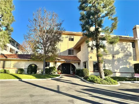 18900 Delaware St #352, Huntington Beach, CA 92648