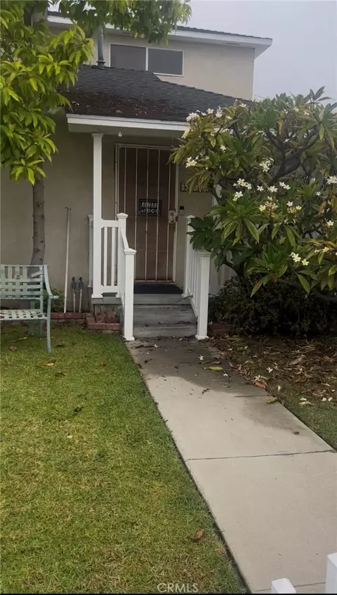 5713 E Wardlow, Long Beach, CA 90808