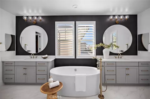 Bath - 51 Fenway, Irvine, CA 92620 photo 2 of 8