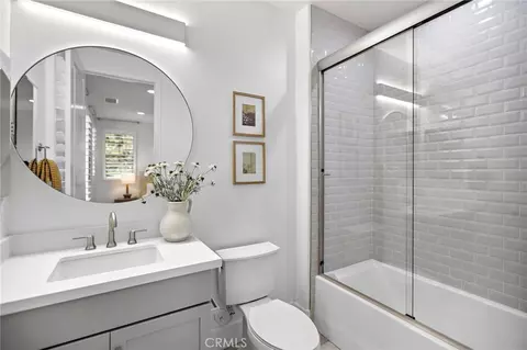 Bath - 51 Fenway, Irvine, CA 92620 photo 6 of 8