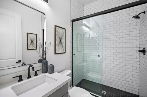 Bath - 51 Fenway, Irvine, CA 92620 photo 7 of 8