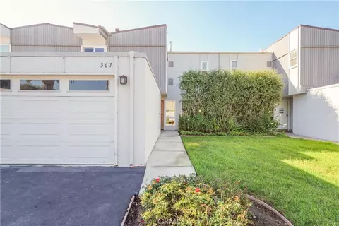 367 Grenoble Ln, Costa Mesa, CA 92627
