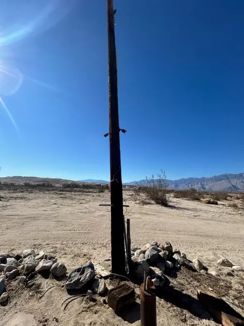 19520 Merganzer Rd, Desert Hot Springs, CA 92241