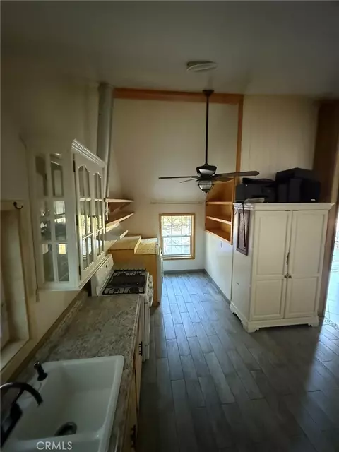 Kitchen - 23489 Lake, Crestline, CA 92325 photo 1 of 1