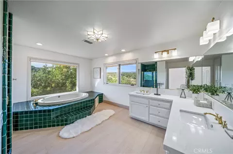 Bath - 23192 De Anza, Temecula, CA 92590 photo 6 of 9