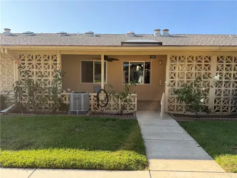 13601 Medinac Ln #72E, Seal Beach, CA 90740
