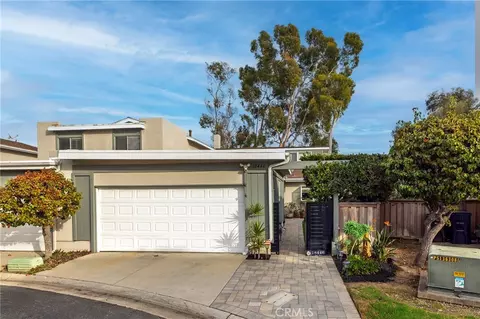 18446 Gina Ln, Huntington Beach, CA 92646