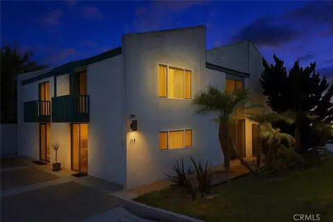 117 Bayside Pl, Corona Del Mar, CA 92625