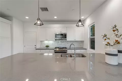 Kitchen - 177 Frame, Irvine, CA 92618 photo 2 of 4