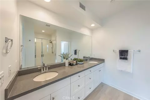 Bath - 177 Frame, Irvine, CA 92618 photo 1 of 2