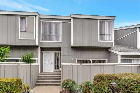 2670 W Segerstrom #F, Santa Ana, CA 92704