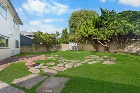 17172 Berlin Ln, Huntington Beach, CA 92649