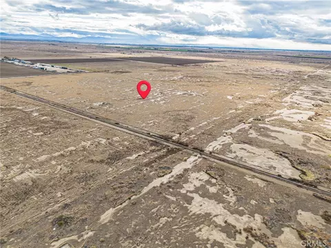 10000 E 87th St, Lancaster, CA 93535 photo 2