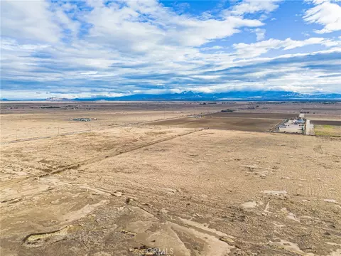 10000 E 87th St, Lancaster, CA 93535 photo 8