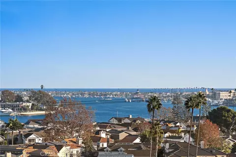521 Kings Rd, Newport Beach, CA 92663