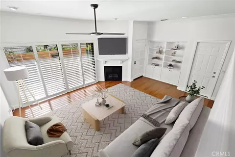 18409 Collins St #D, Tarzana, CA 91356