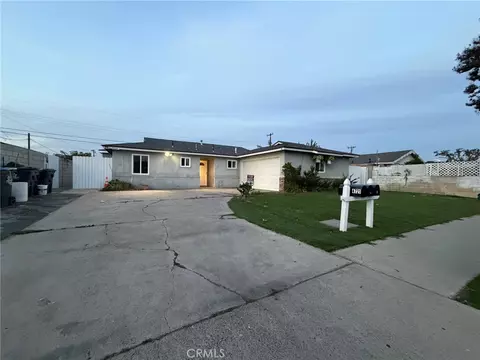 4721 W Oakfield, Santa Ana, CA 92703