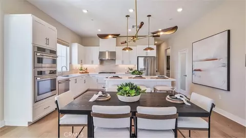 27423 Shining Willow Ln, Valencia, CA 91381