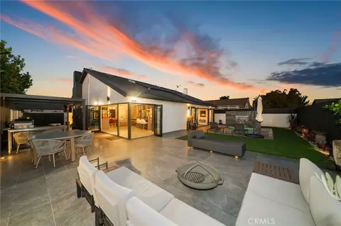 985 Begonia Ave, Costa Mesa, CA 92626