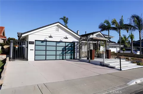 10211 Cliff Dr, Huntington Beach, CA 92646