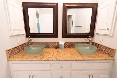 Bath - 2605 Augusta, Tustin, CA 92782 photo 5 of 6