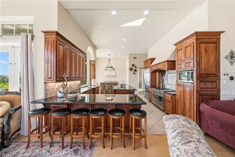 Kitchen - 44930 Via Renaissance, Temecula, CA 92590 photo 2 of 4