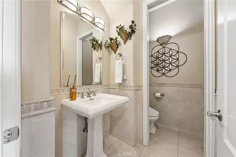 Bath - 44930 Via Renaissance, Temecula, CA 92590 photo 1 of 7