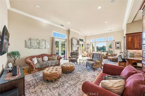 Living - 44930 Via Renaissance, Temecula, CA 92590 photo 4 of 5