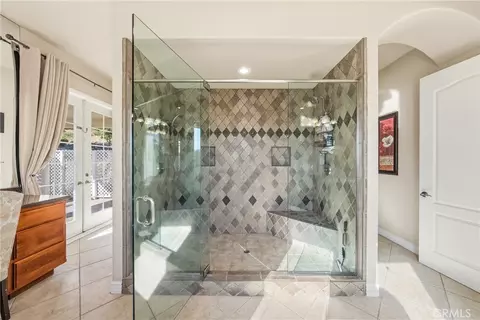 Bath - 44930 Via Renaissance, Temecula, CA 92590 photo 5 of 7