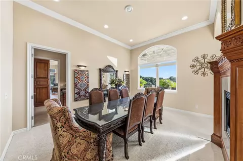 Dining - 44930 Via Renaissance, Temecula, CA 92590 photo 1 of 2