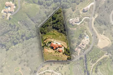 View/Area - 44930 Via Renaissance, Temecula, CA 92590 photo 3 of 6