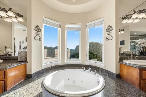 Bath - 44930 Via Renaissance, Temecula, CA 92590 photo 4 of 7