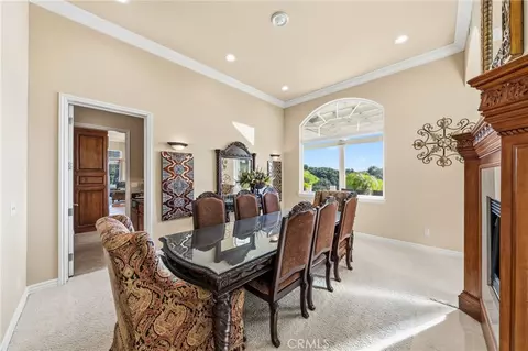 Dining - 44930 Via Renaissance, Temecula, CA 92590 photo 1 of 2