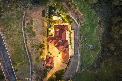 View/Area - 44930 Via Renaissance, Temecula, CA 92590 photo 6 of 6