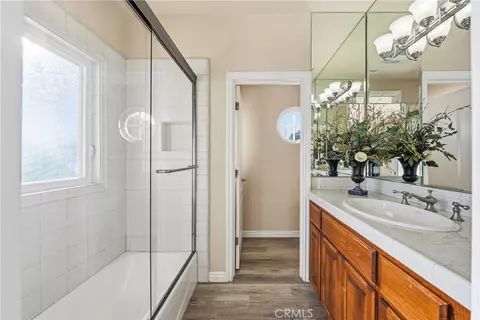 Bath - 44930 Via Renaissance, Temecula, CA 92590 photo 6 of 7