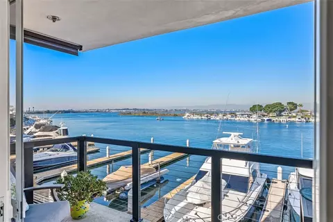16255 Pacific Cir #204, Huntington Beach, CA 92649