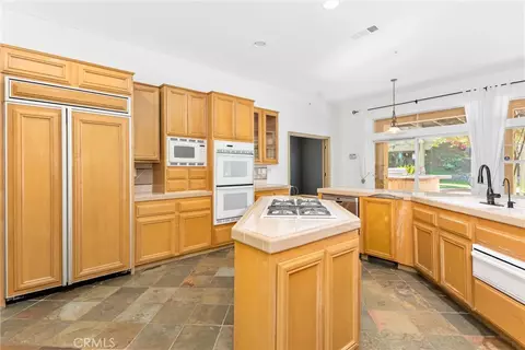 Kitchen - 1388 Brandon Ct, Redlands, CA 92373 photo 3 of 6