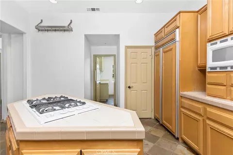 Kitchen - 1388 Brandon Ct, Redlands, CA 92373 photo 2 of 6