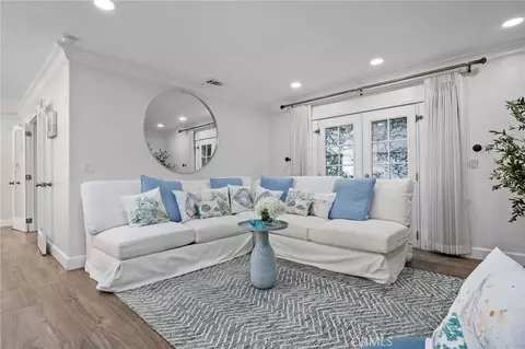 15311 Yorkshire Ln, Huntington Beach, CA 92647