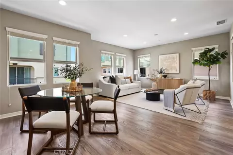 109 Alder Rdg, Lake Forest, CA 92610