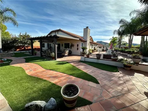 23856 Outrigger, Canyon Lake, CA 92587