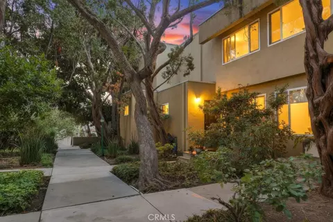 11138 Aqua Vis #43, Studio City, CA 91602