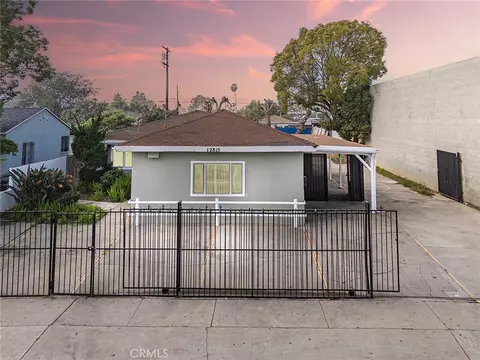 12815 S San Pedro St, Los Angeles, CA 90061