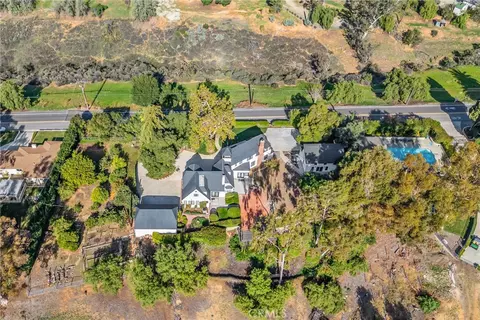View/Area - 745 W Sunset Dr, Redlands, CA 92373 photo 7 of 10