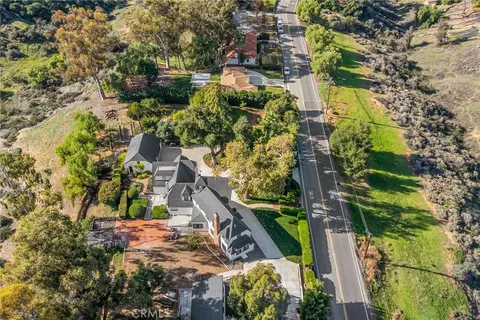 View/Area - 745 W Sunset Dr, Redlands, CA 92373 photo 5 of 10