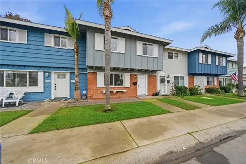9958 Continental Dr, Huntington Beach, CA 92646
