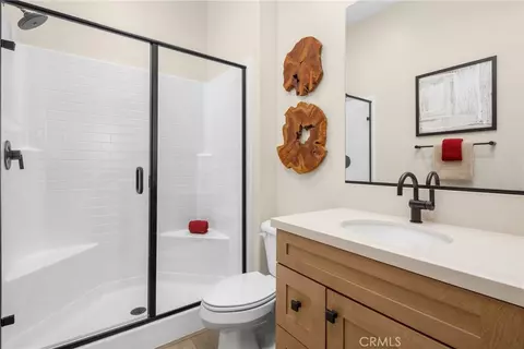 Bath - 1452 Moore St, Redlands, CA 92374 photo 1 of 2