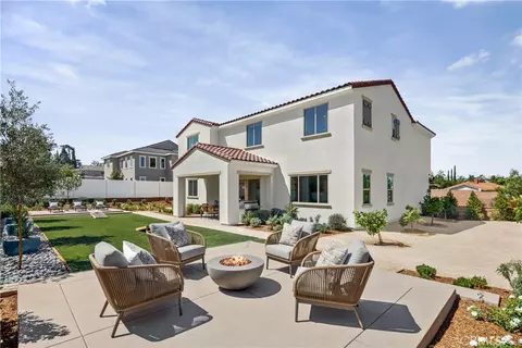 Exterior - 1452 Moore St, Redlands, CA 92374 photo 2 of 2