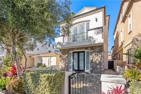 613 12th, Huntington Beach, CA 92648