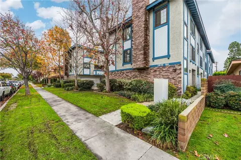 3878 Howard Ave #8, Los Alamitos, CA 90720
